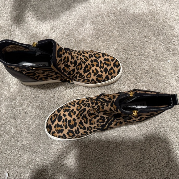 Steve Madden Leopard Print Sneakers with Black Accents - Picture 5 of 7